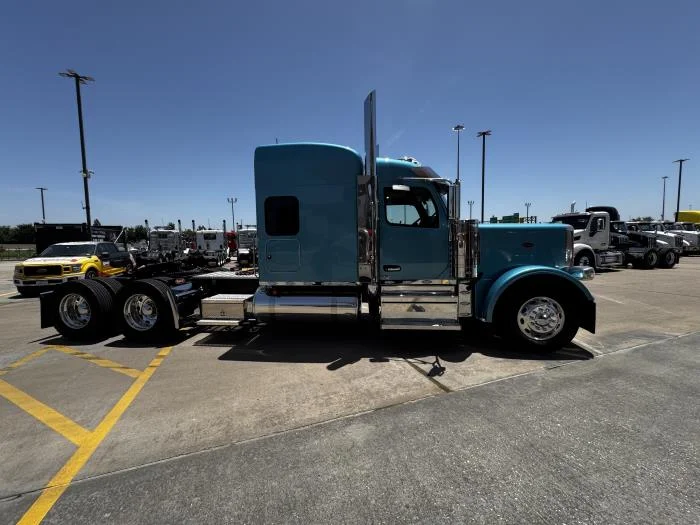 2027 Peterbilt 589 in Houston, TX — photo 10