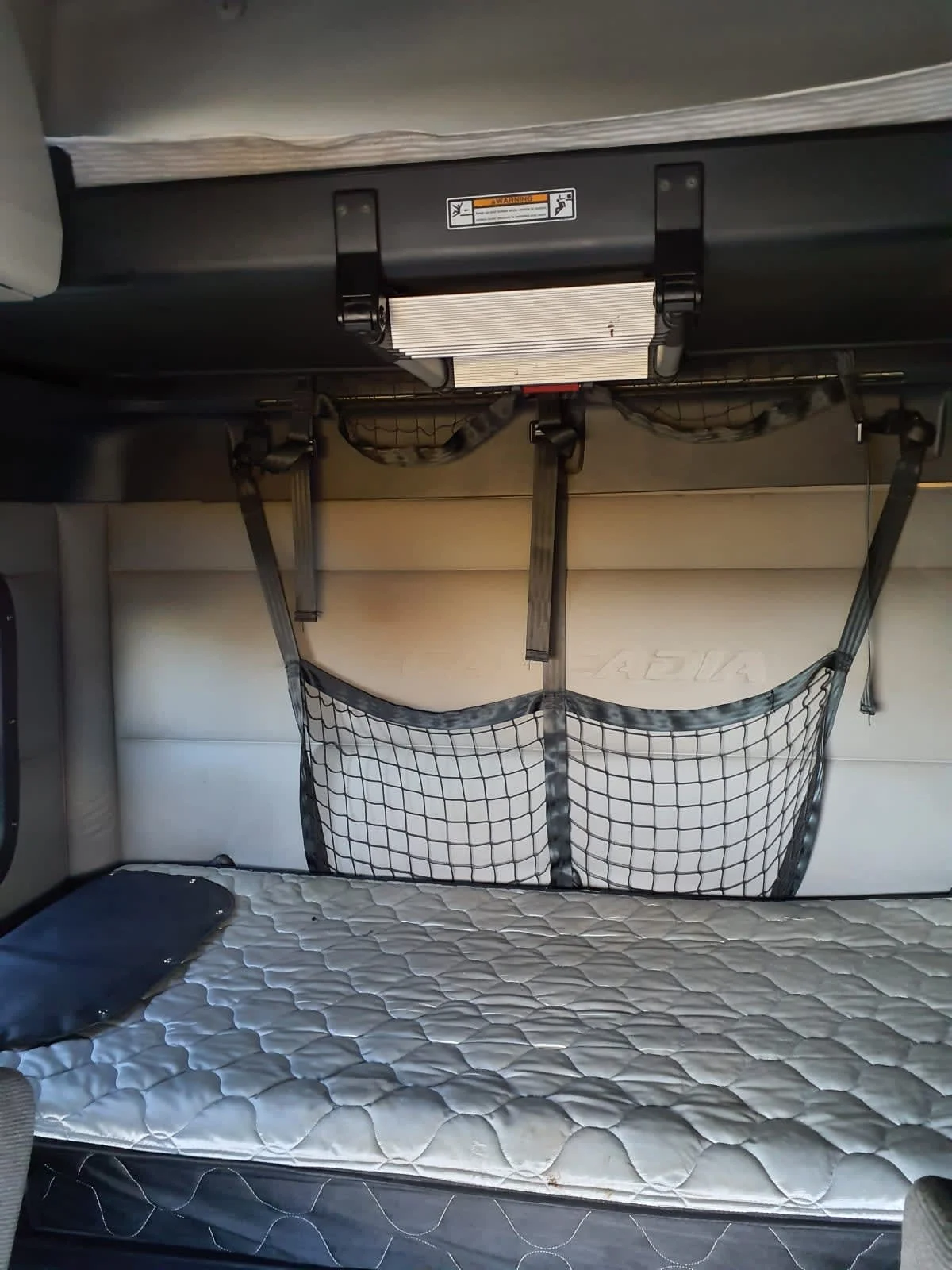 2021 Freightliner Cascadia - image 8