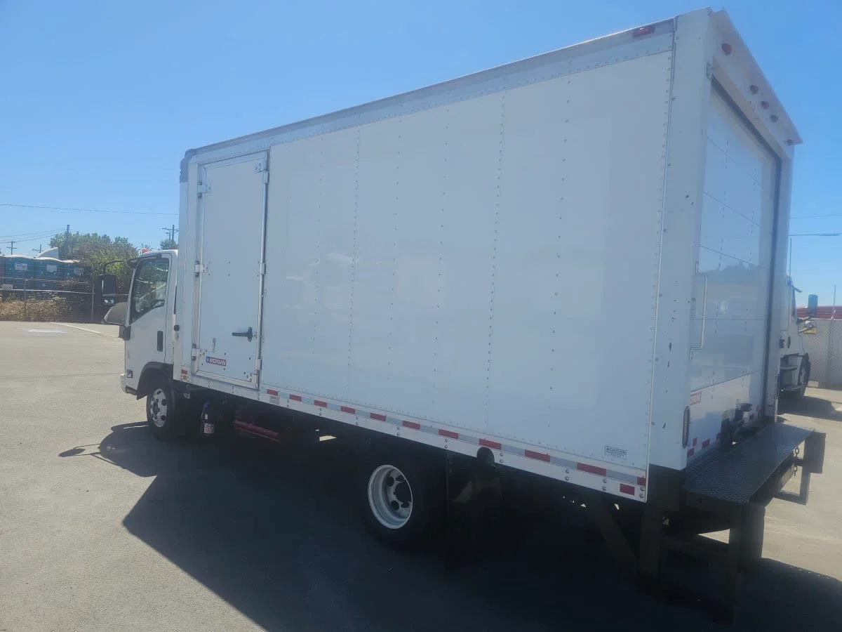 2019 Isuzu NPR - image 6