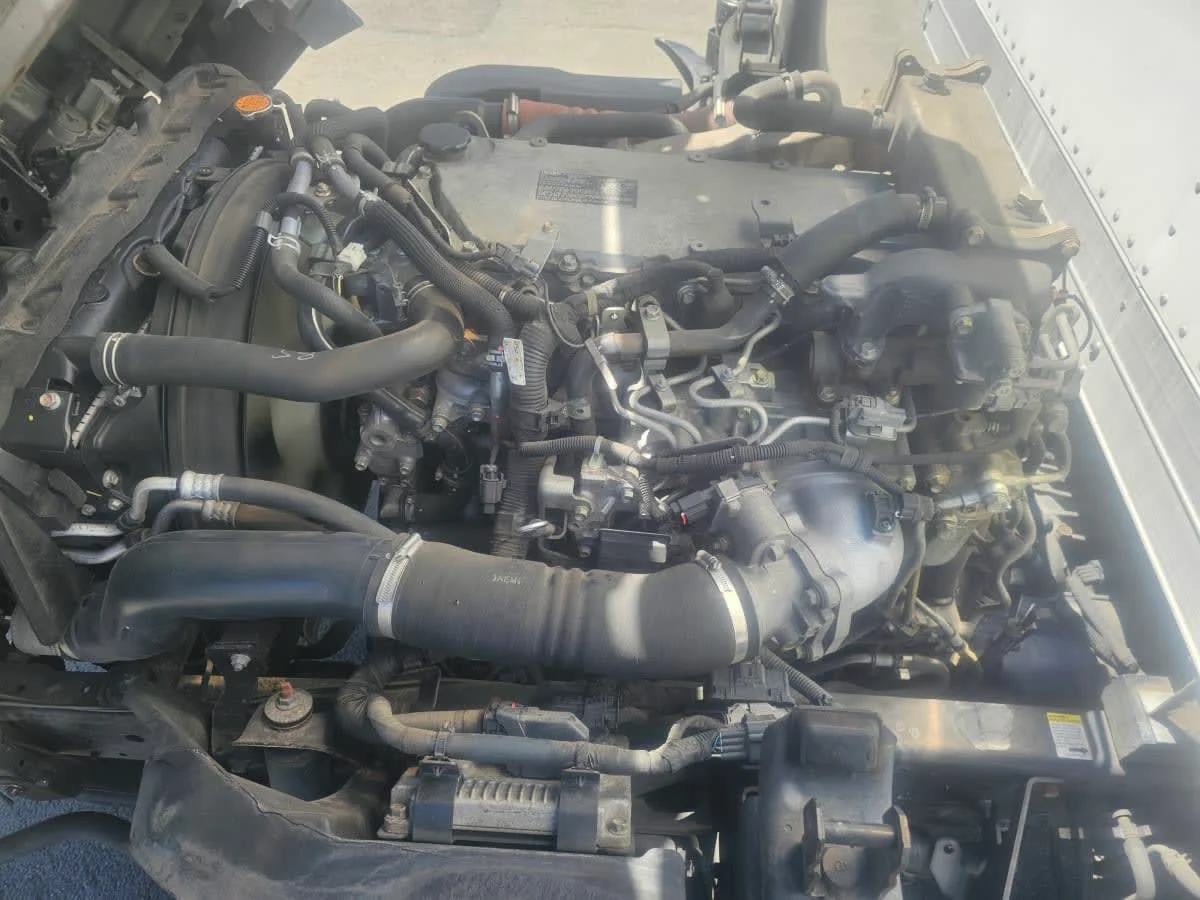 2019 Isuzu NPR - image 9