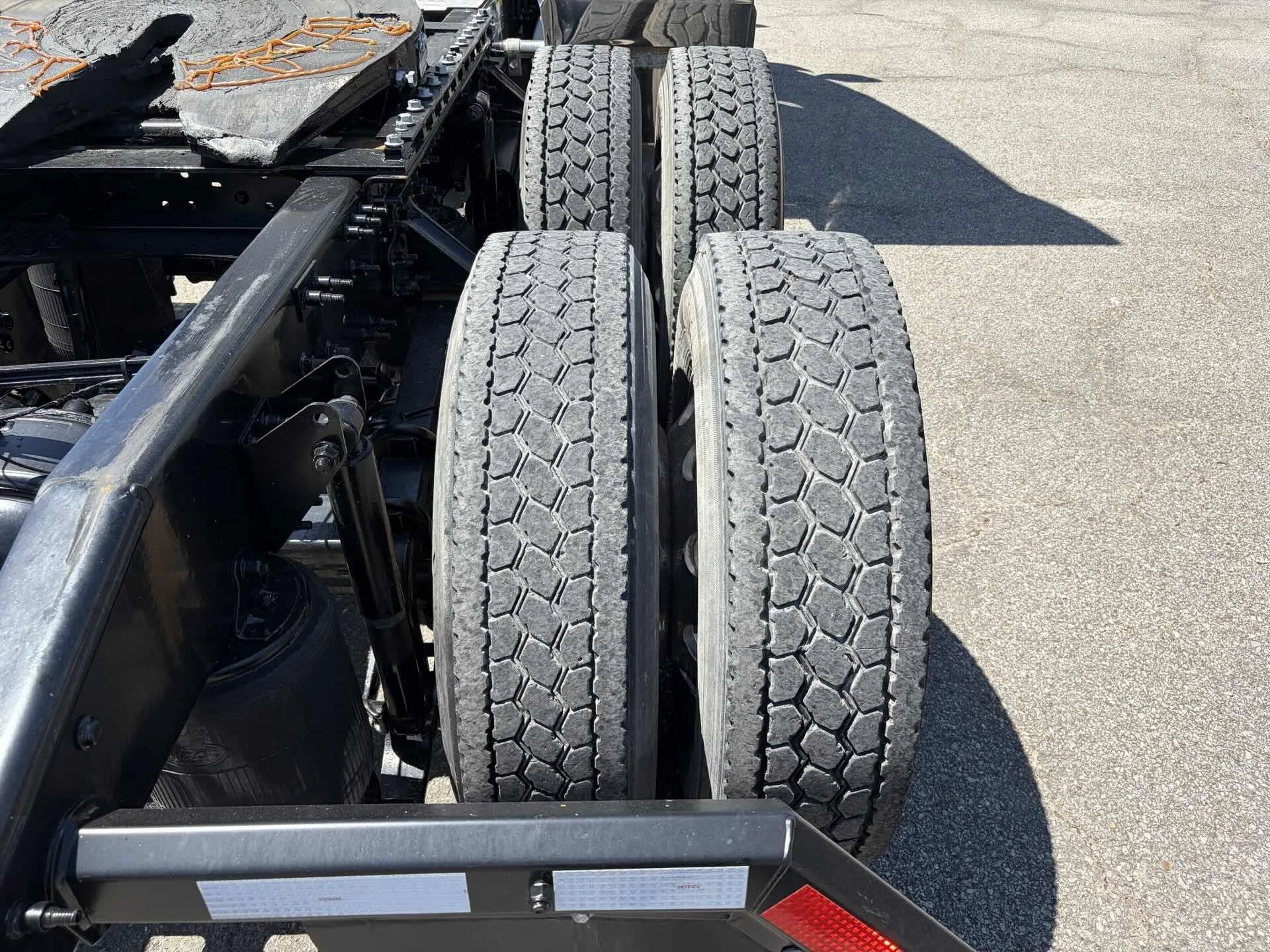 2022 Mack Anthem - image 5