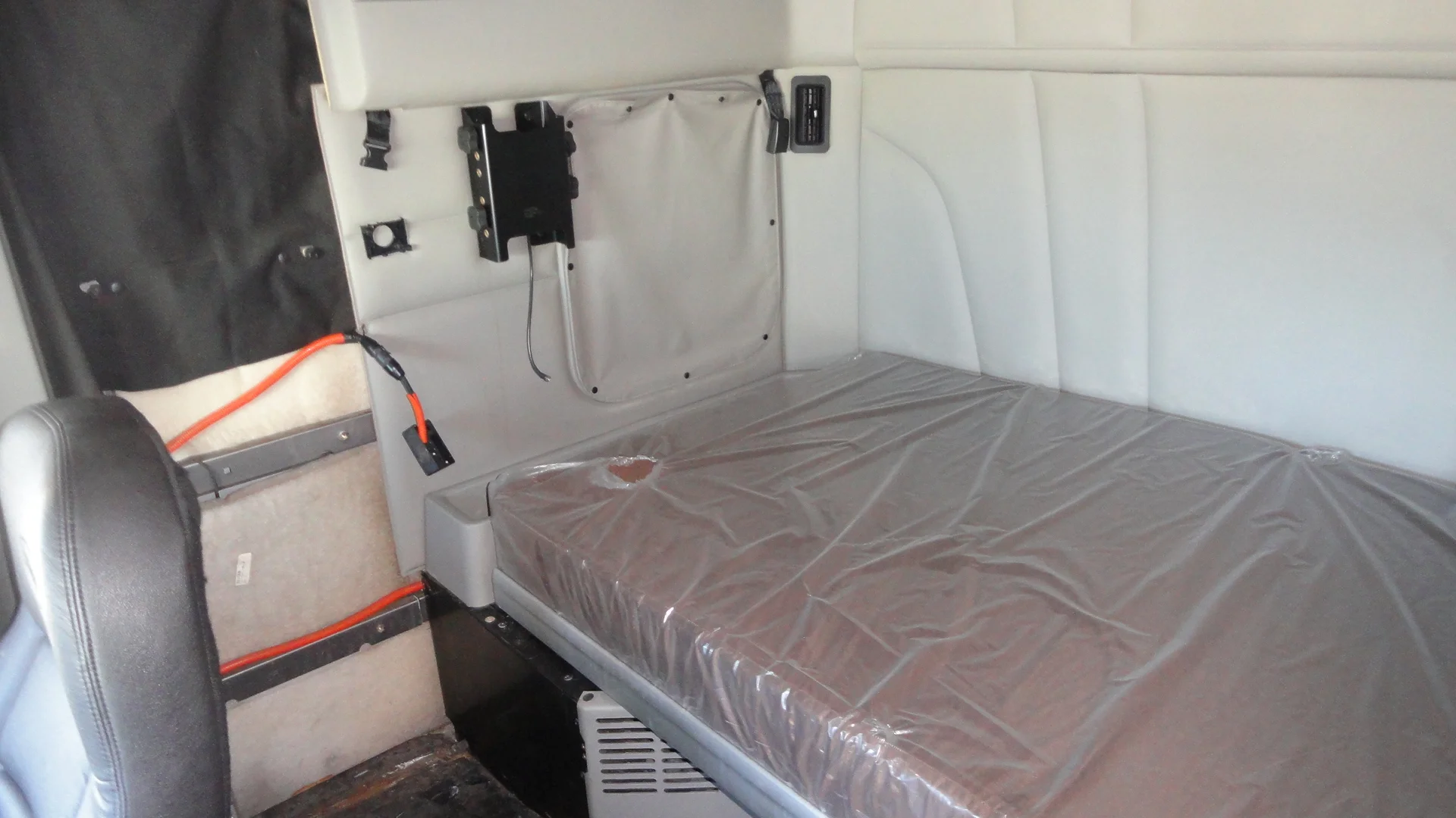 2021 Peterbilt 579 - image 8