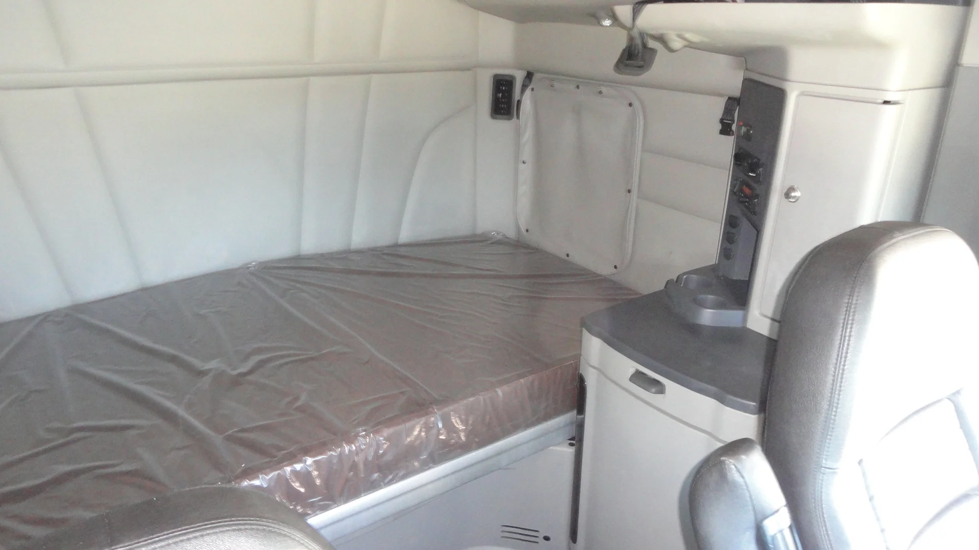 2021 Peterbilt 579 - image 7