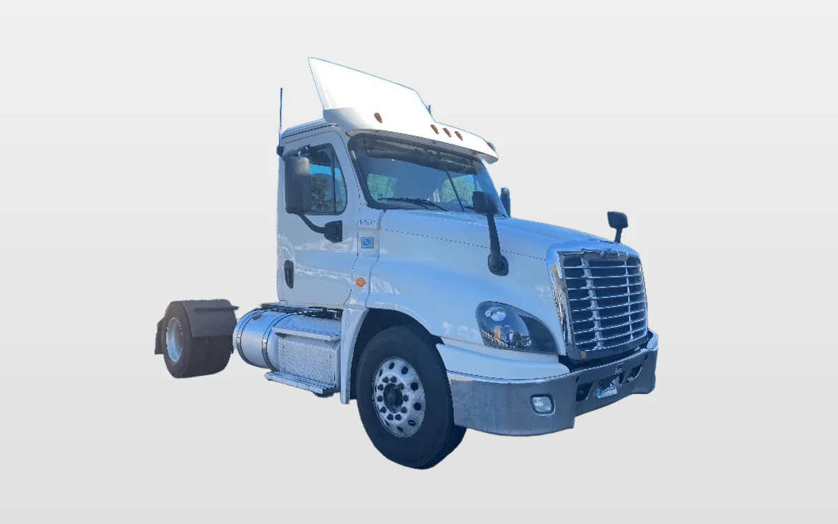 2019 Freightliner Cascadia - image 1