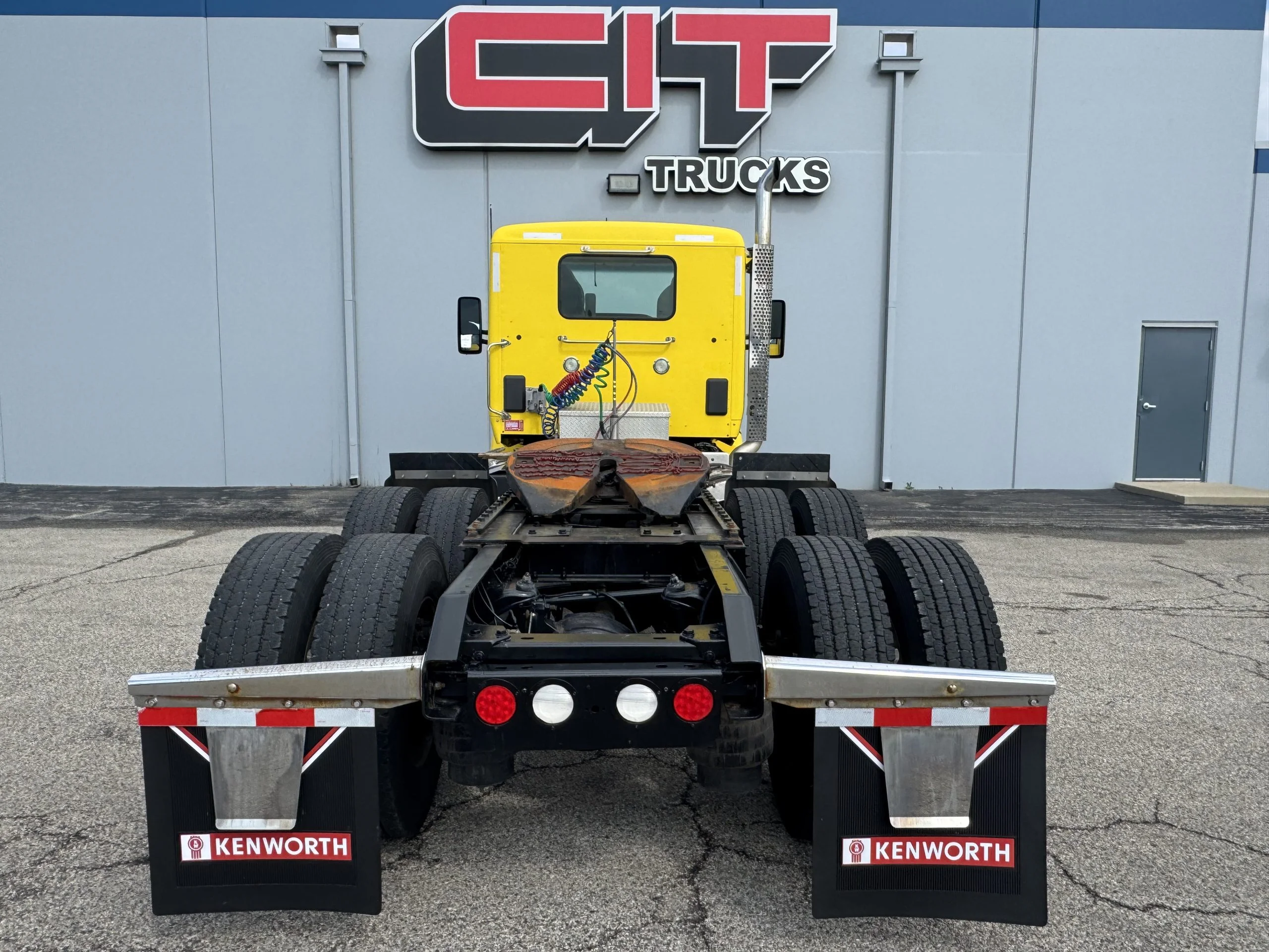 2015 Kenworth T680 in Champaign, IL — photo 6