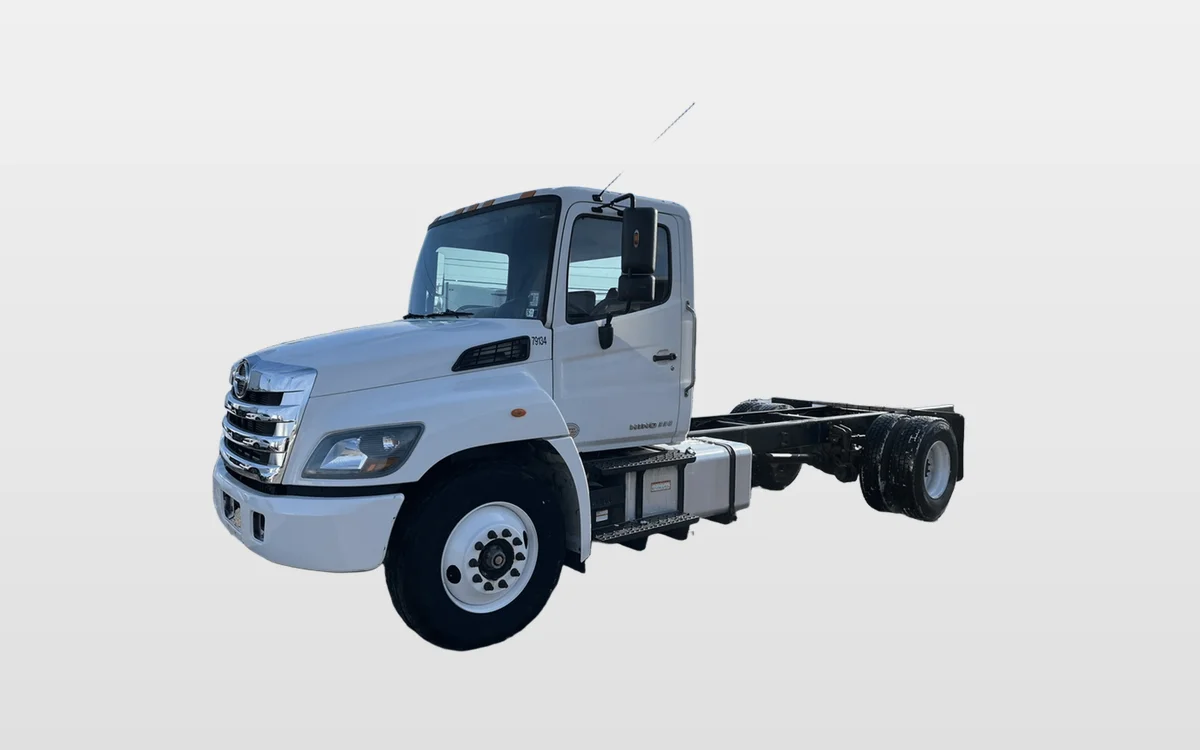 2019 Hino 268 - image 1