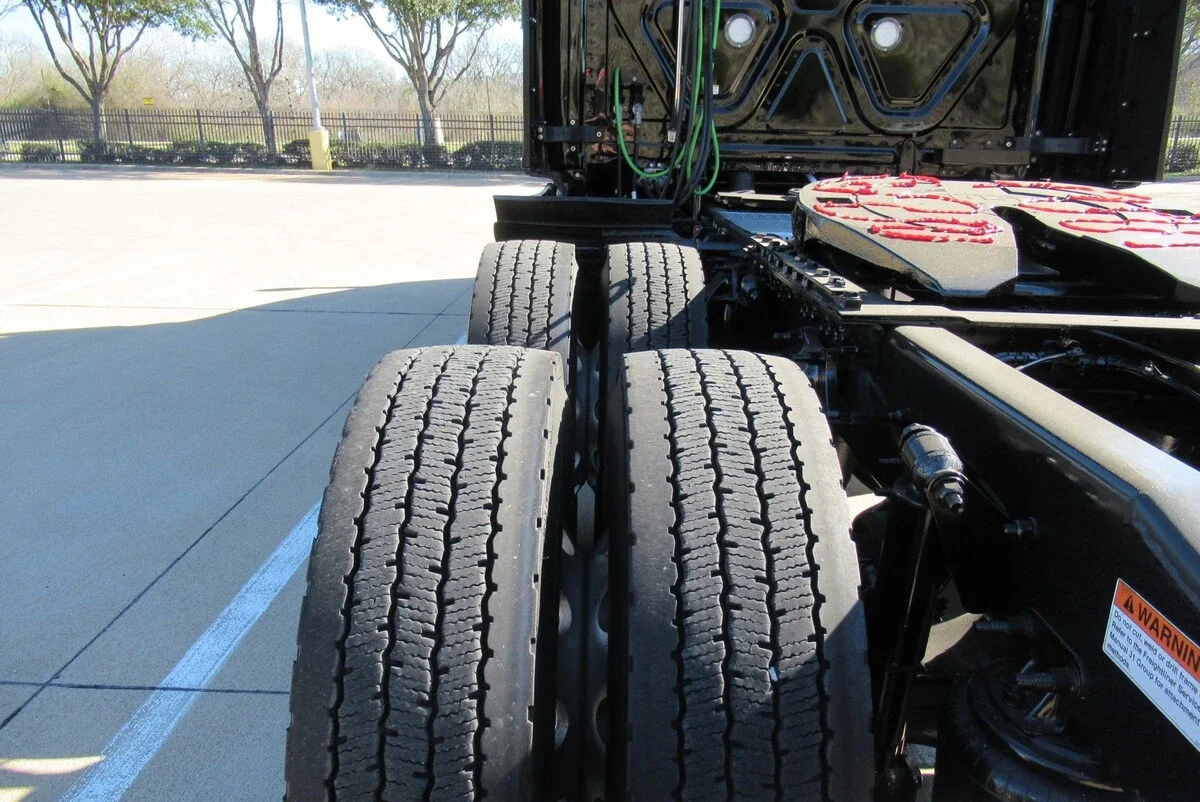 2025 Freightliner Cascadia - image 12