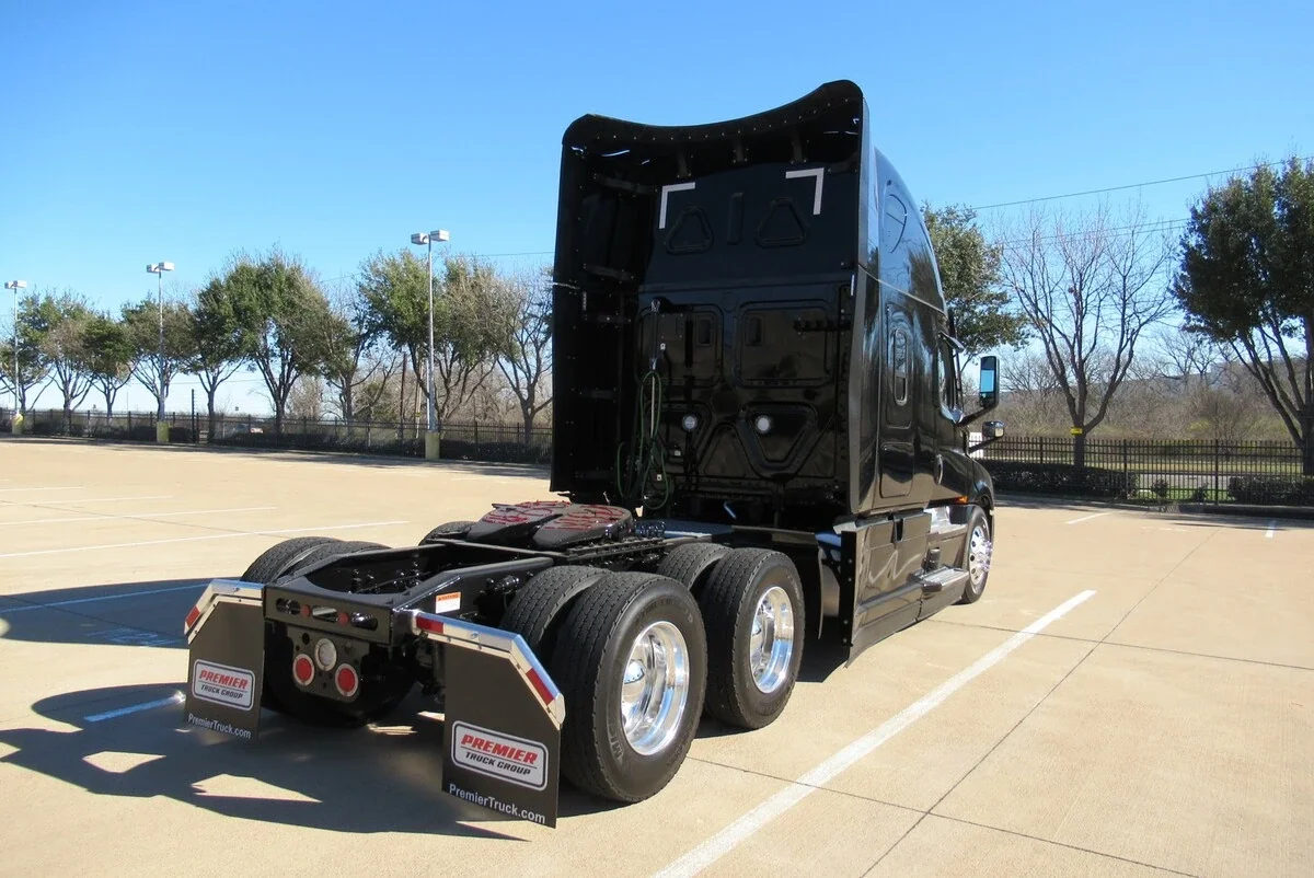 2025 Freightliner Cascadia - image 4