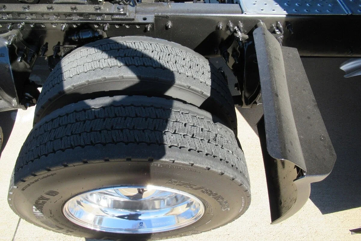 2025 Freightliner Cascadia - image 13