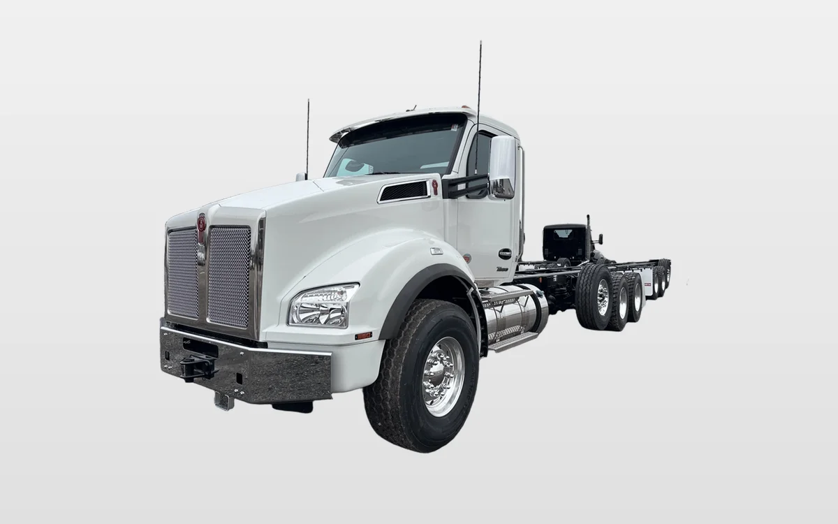 2025 Kenworth T880 - image 1