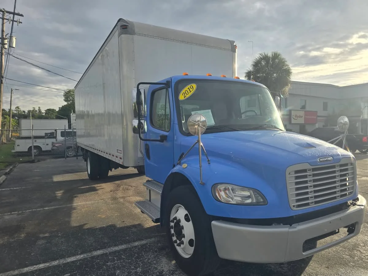 2019 Freightliner M2 106