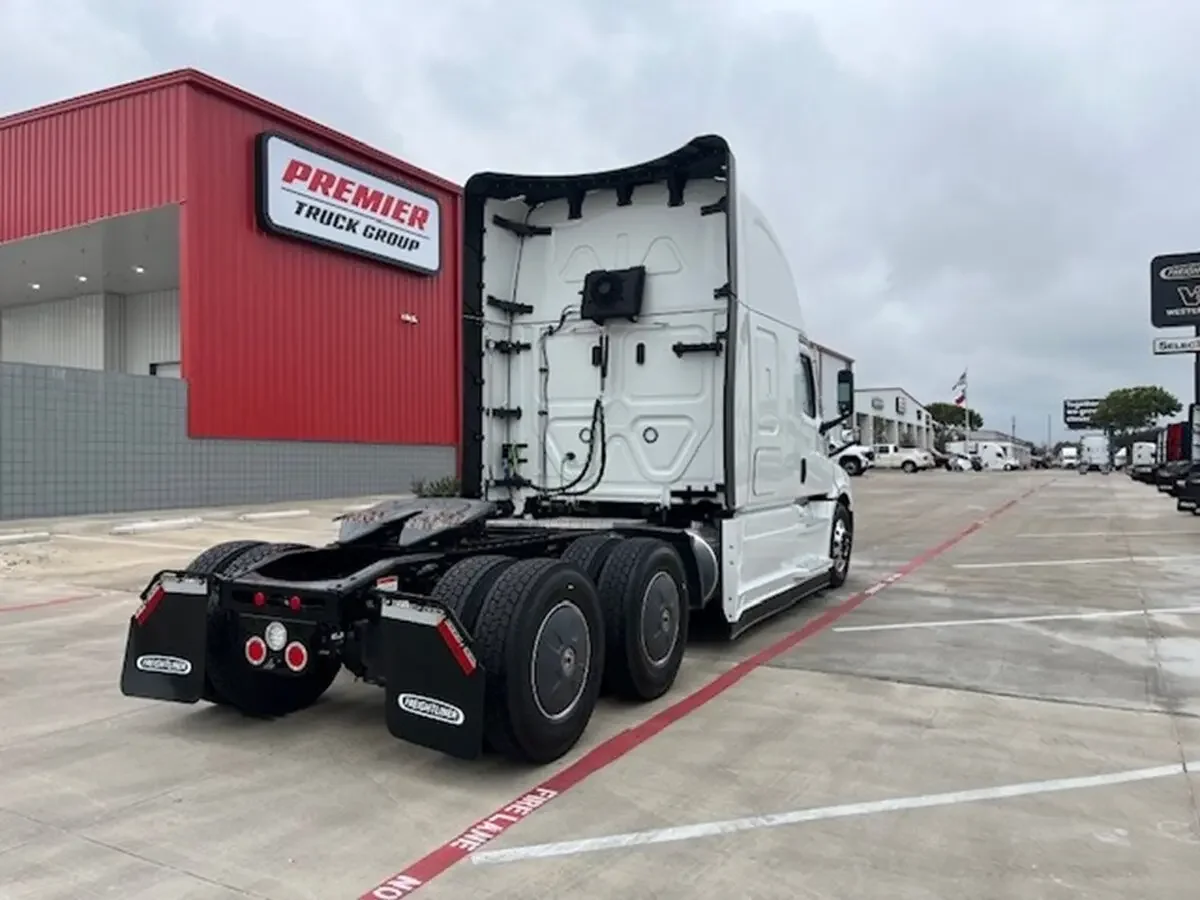 2026 Freightliner Cascadia - image 5