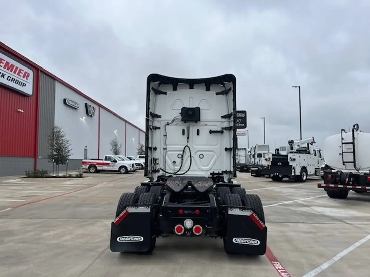 2026 Freightliner Cascadia - image 6