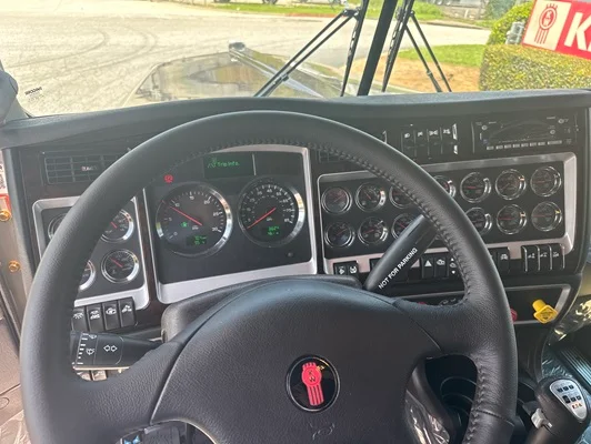 2027 Kenworth W900 in Mableton, GA — photo 14