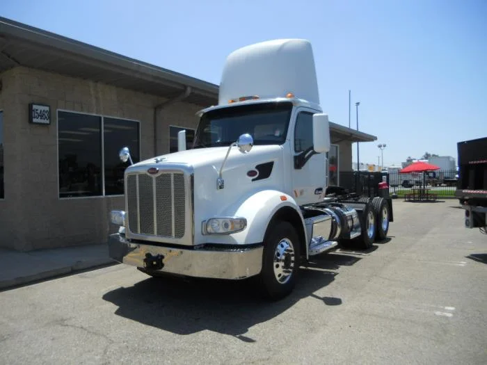 2020 Peterbilt 567 - image 2