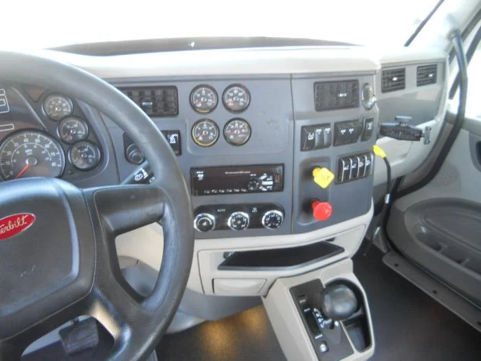 2020 Peterbilt 567 - image 7
