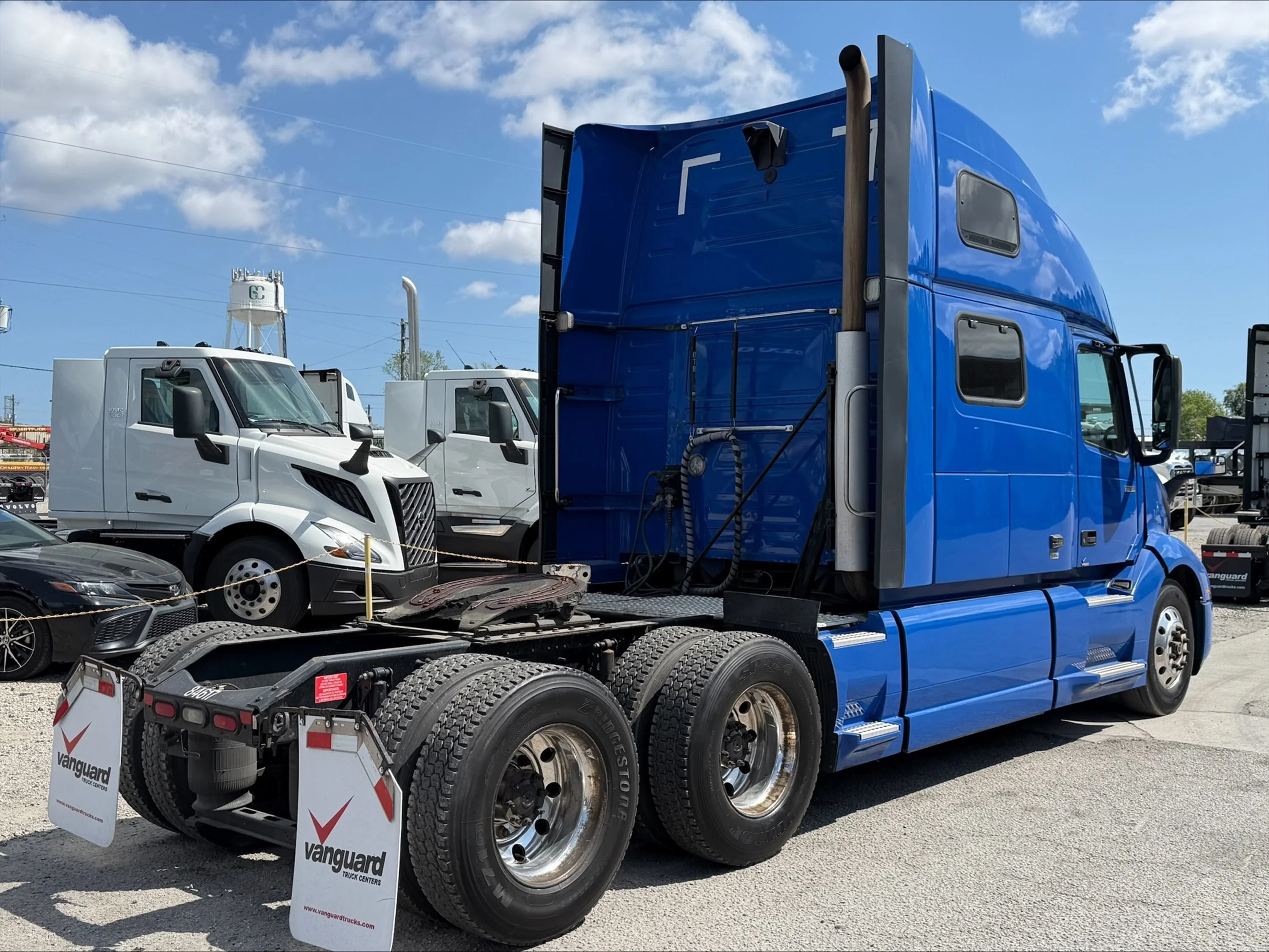 2020 Volvo VNL 860 - image 5