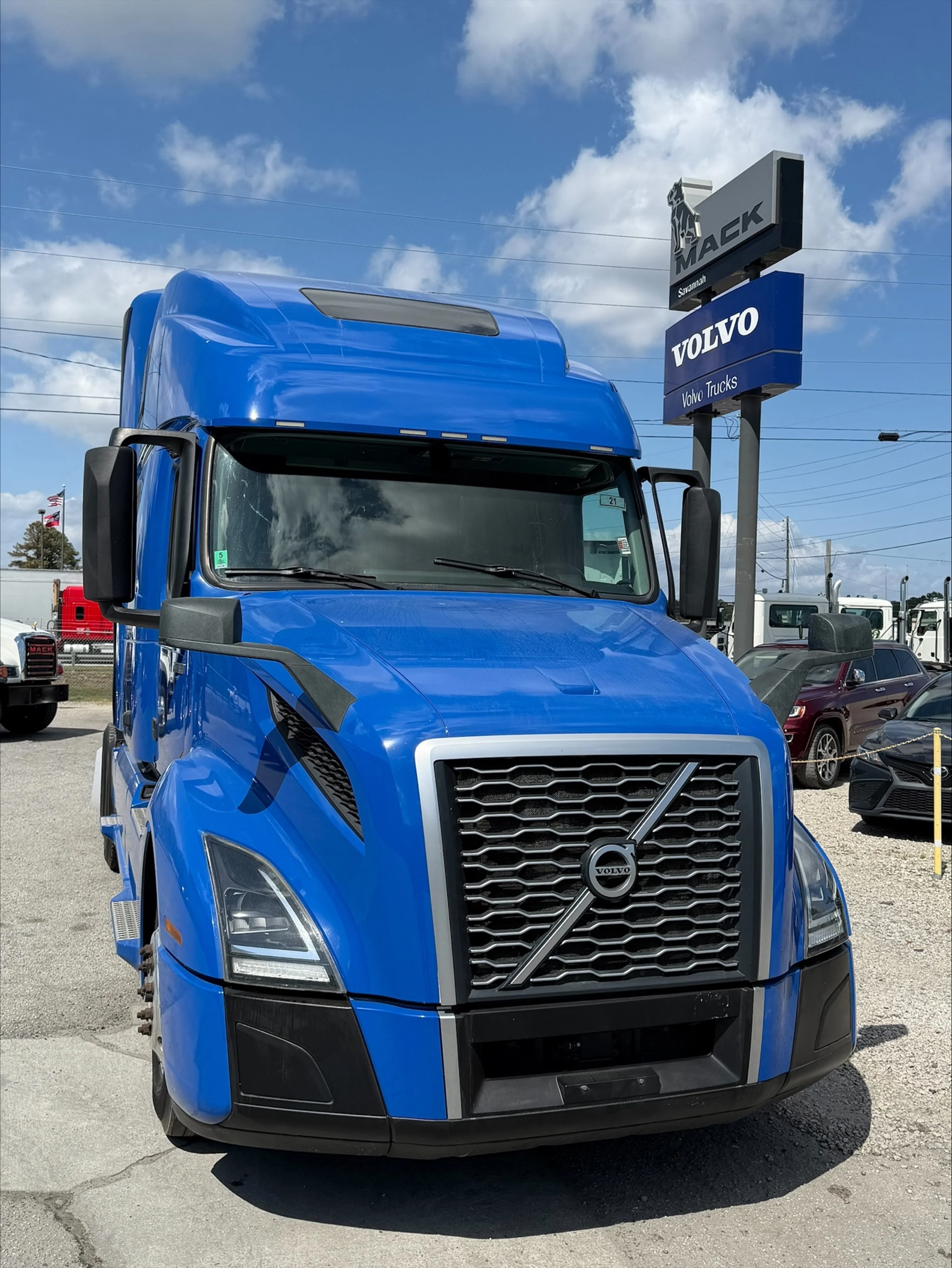 2020 Volvo VNL 860 - image 8
