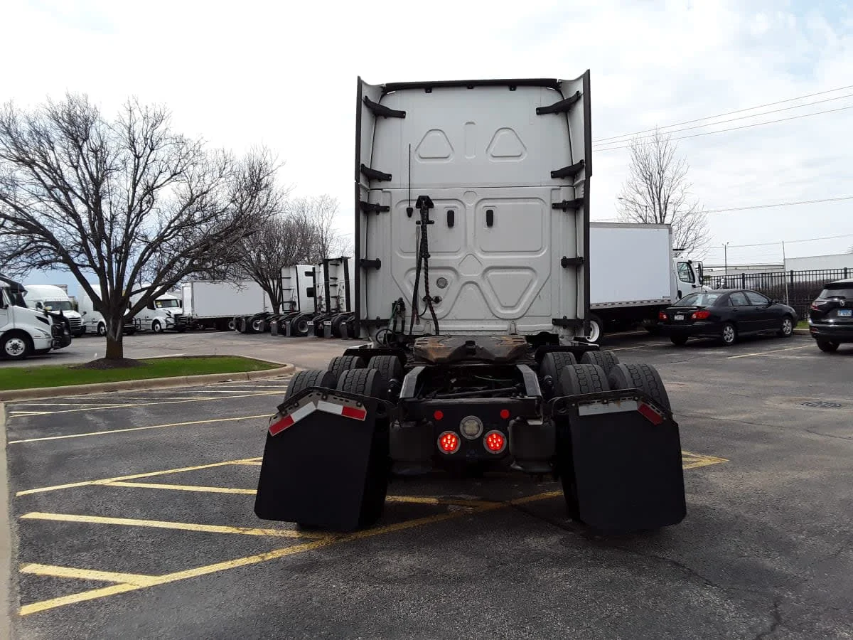 2021 Freightliner Cascadia - image 5