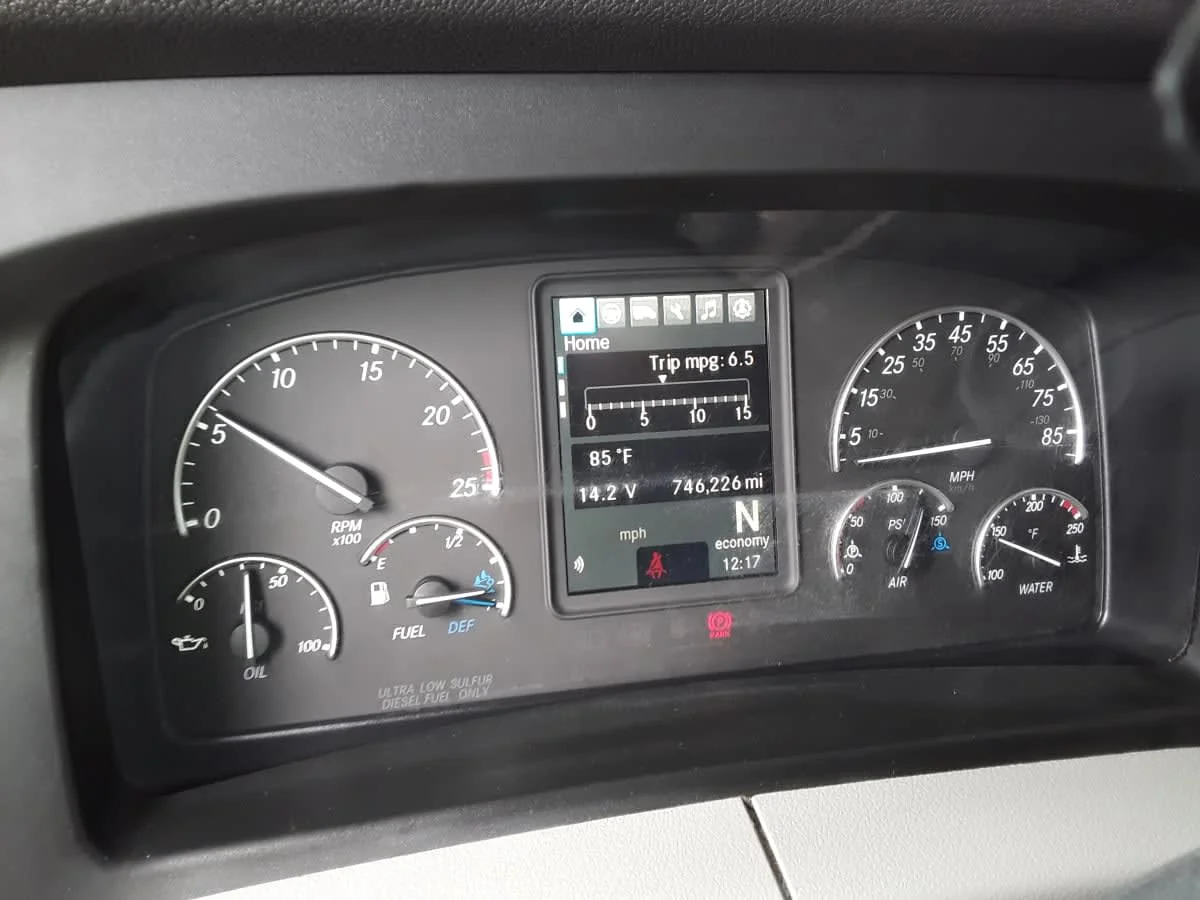 2021 Freightliner Cascadia in Bolingbrook, IL — photo 10
