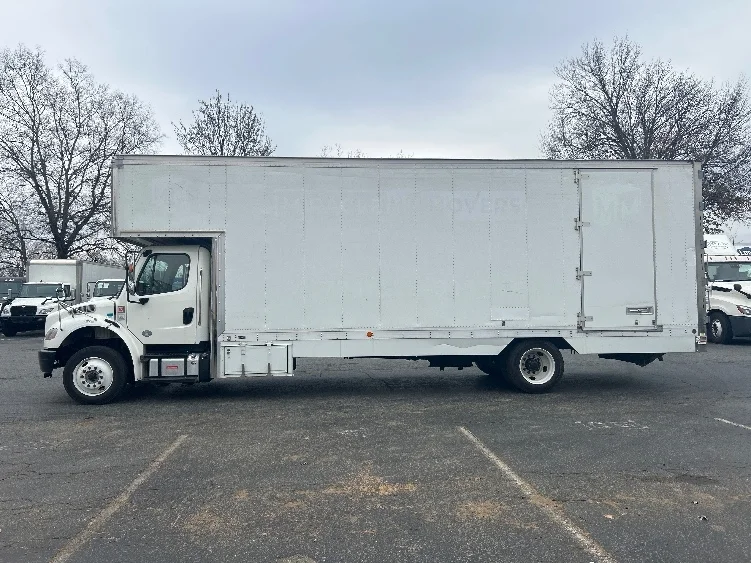 2020 Freightliner M2 106 - image 4