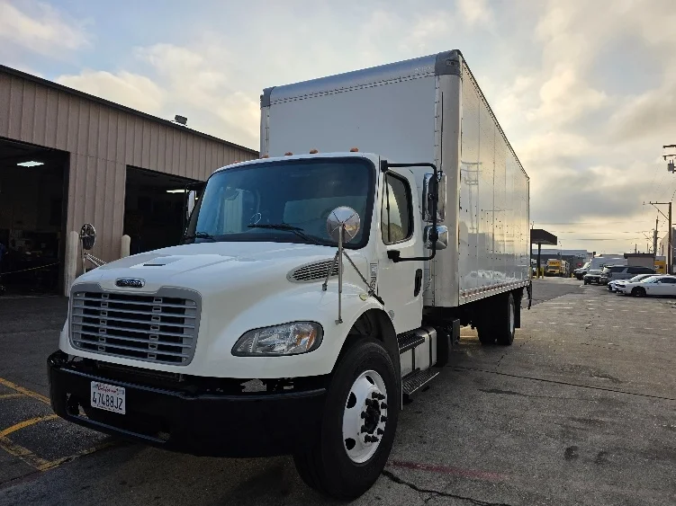 2018 Freightliner eM2 in Torrance, CA — photo 3