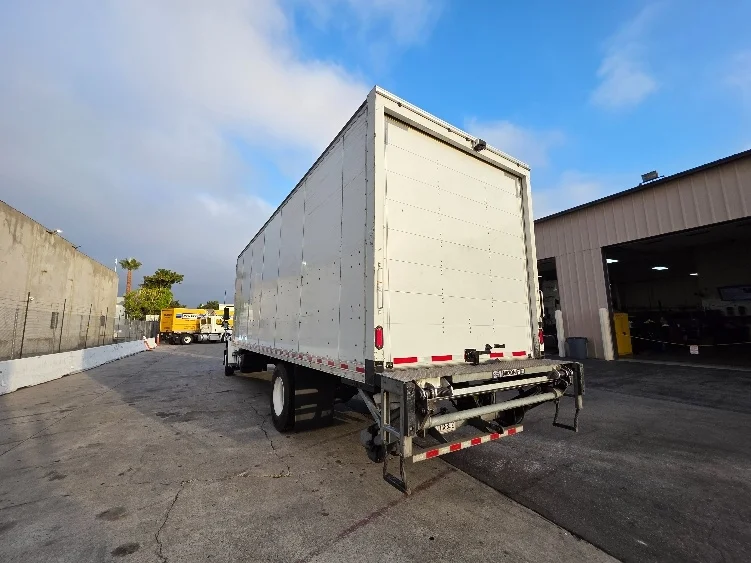 2018 Freightliner eM2 in Torrance, CA — photo 6