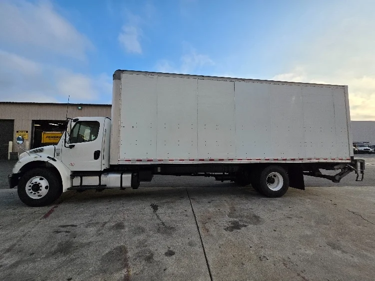 2018 Freightliner eM2 in Torrance, CA — photo 4