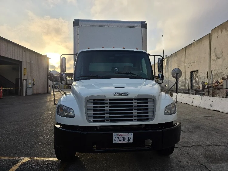 2018 Freightliner eM2 in Torrance, CA — photo 2