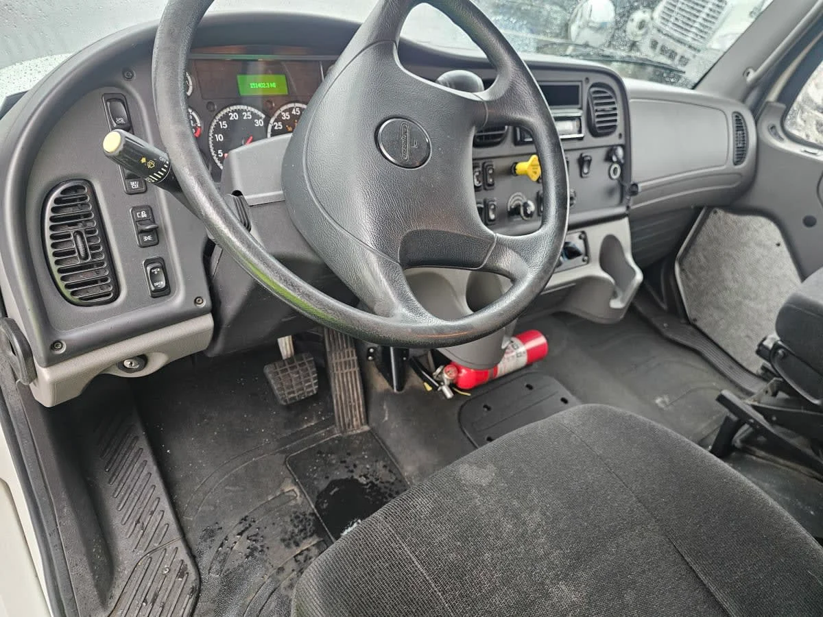 2019 Freightliner M2 106 in Tacoma, WA — photo 7