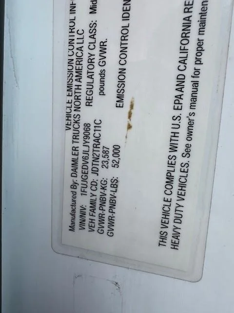 2018 Freightliner Cascadia - image 3