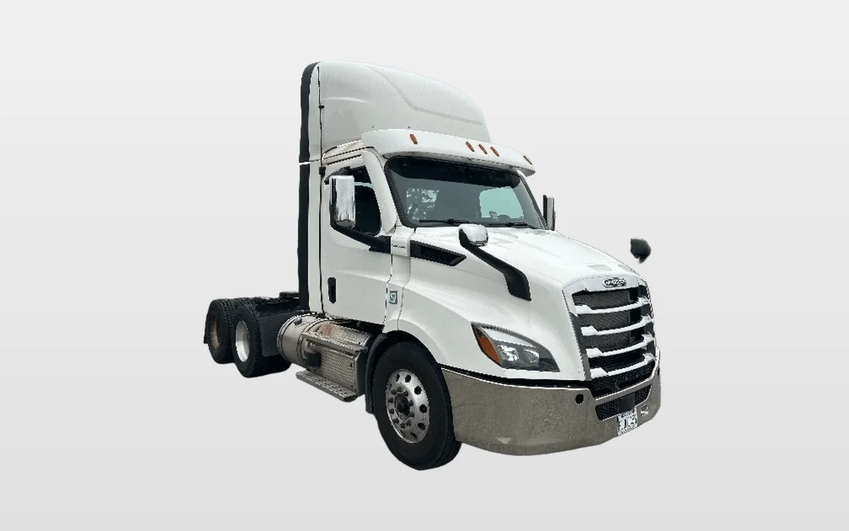 2021 Freightliner Cascadia - image 1