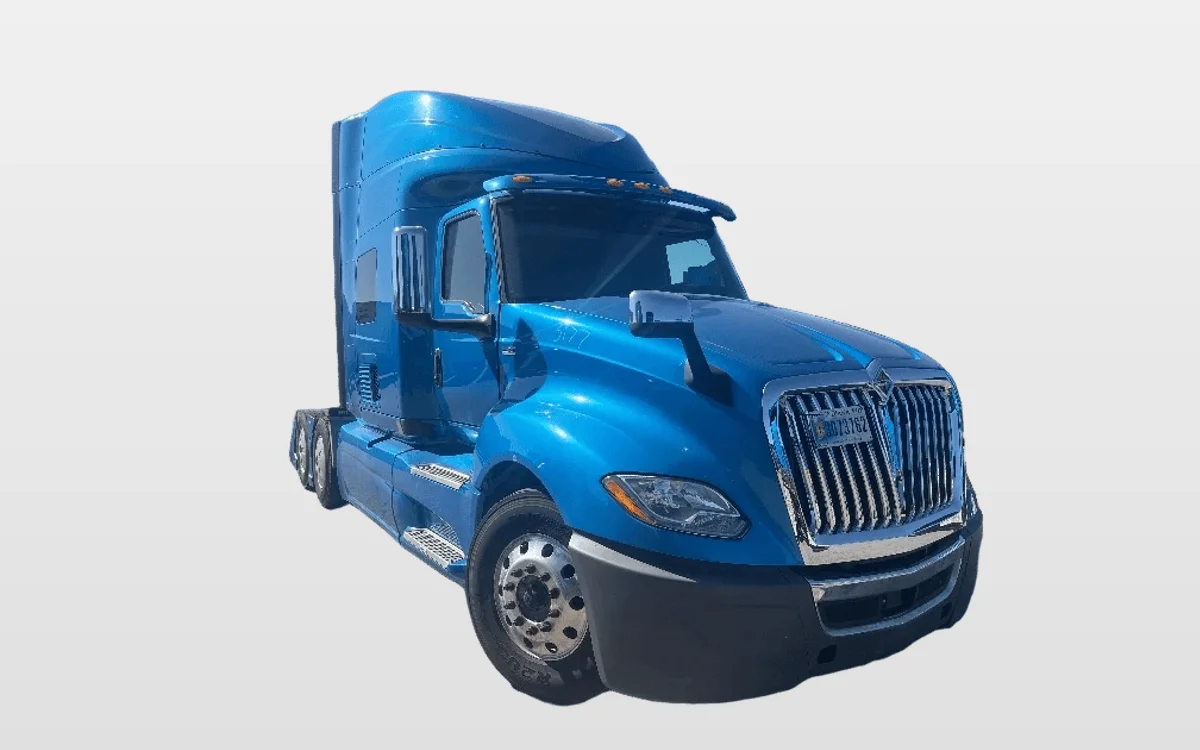 2020 International LT - image 1