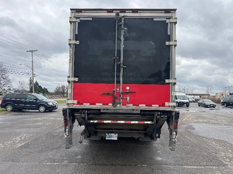 2018 Freightliner M2 106 - image 7