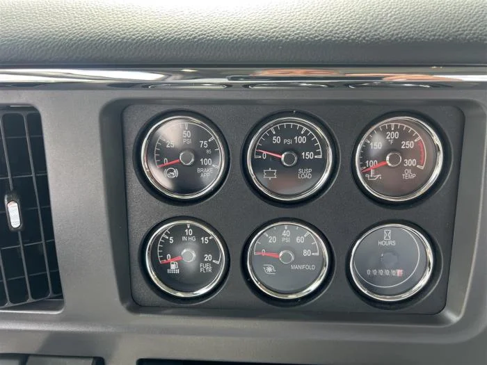 2027 Peterbilt 567 in Sylmar, CA — photo 25