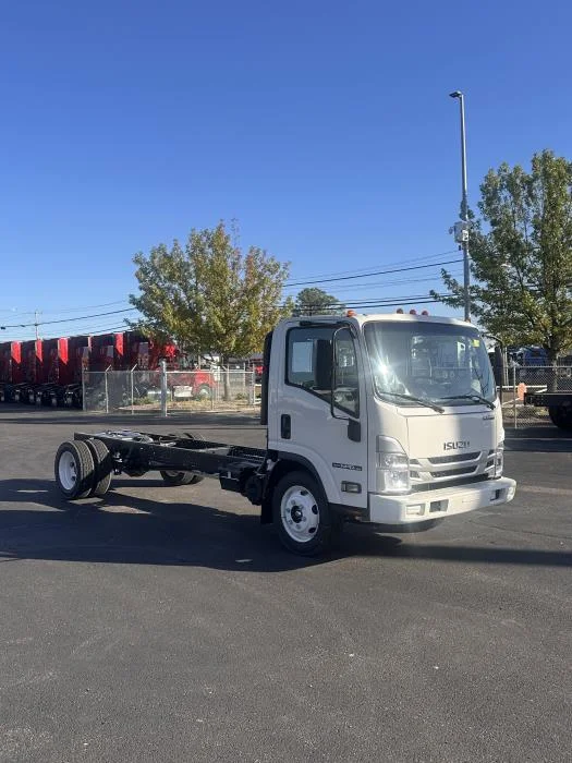 2026 Isuzu NPR - image 9