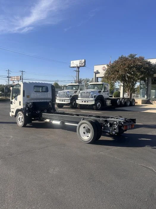 2026 Isuzu NPR - image 5