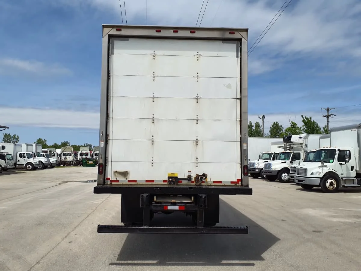 2018 Freightliner M2 106 in Indianapolis, IN — photo 5