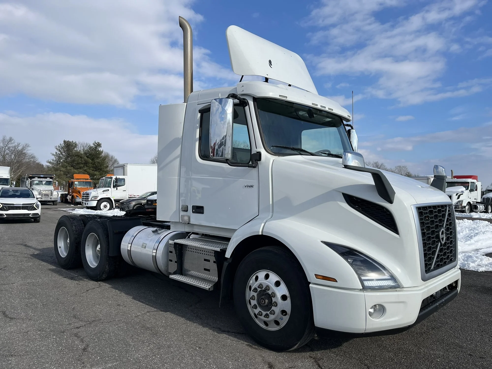 2019 Volvo VNR 640 — photo 3