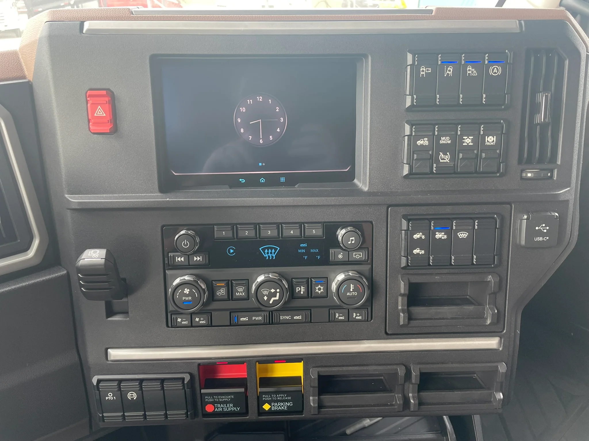 2026 Mack Pioneer in Fort Worth, TX — photo 17