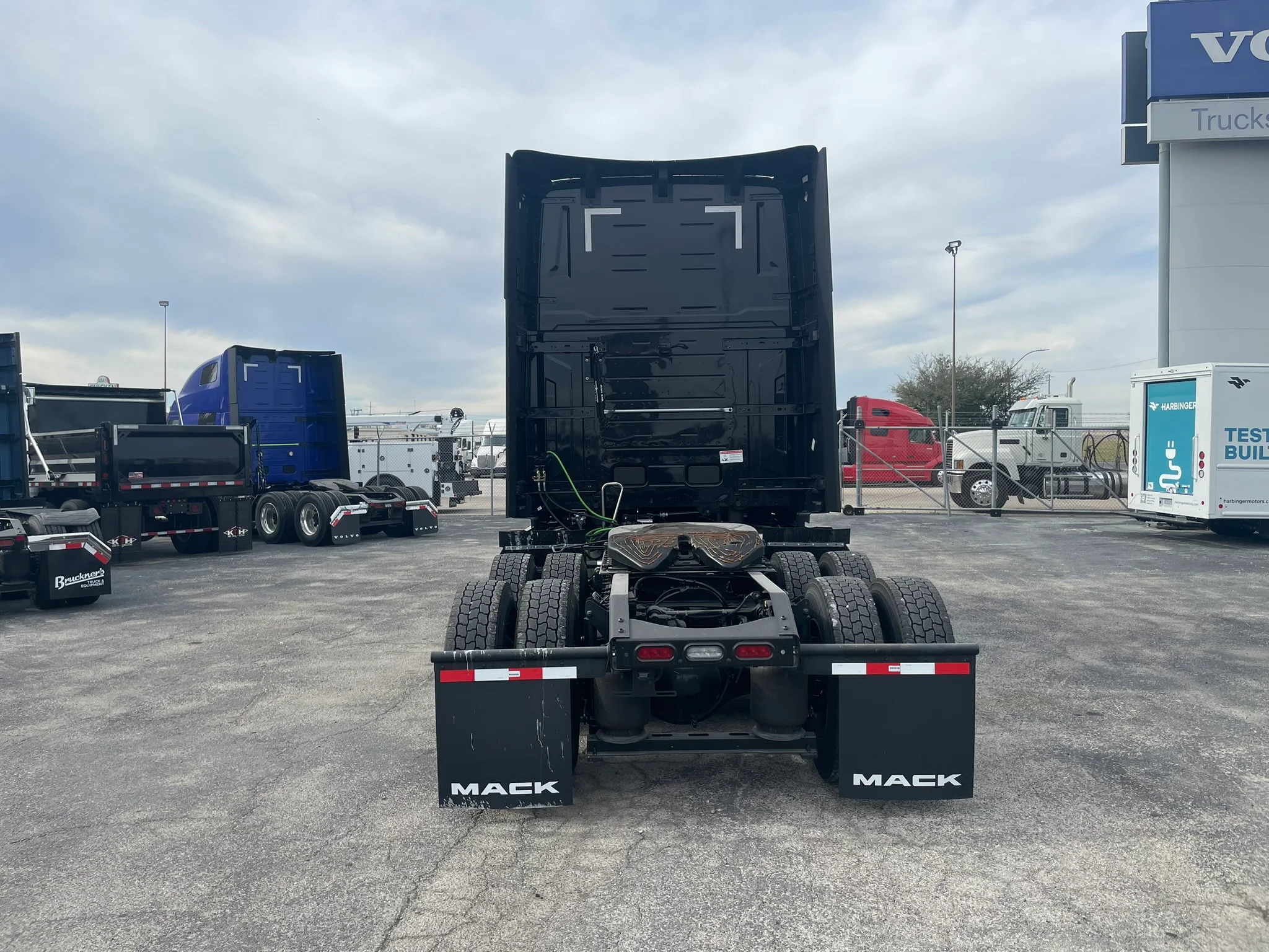 2026 Mack Pioneer in Fort Worth, TX — photo 5