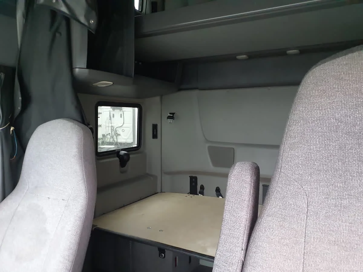 2020 International LT in Indianapolis, IN — photo 8