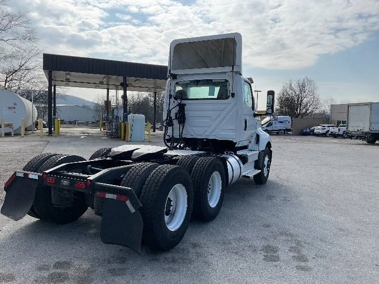 2019 International LT in Morristown, TN — photo 7