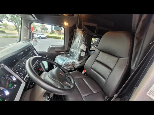 2023 Kenworth W900 in Memphis, TN — photo 17
