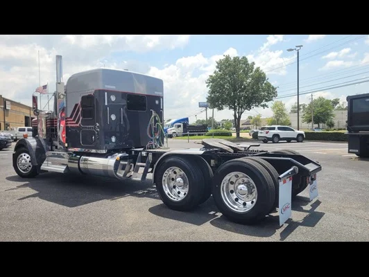2023 Kenworth W900 in Memphis, TN — photo 12