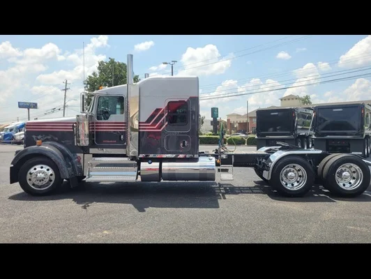 2023 Kenworth W900 in Memphis, TN — photo 11