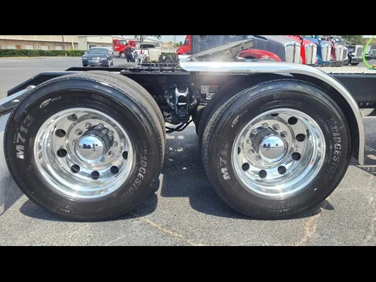 2023 Kenworth W900 in Memphis, TN — photo 4