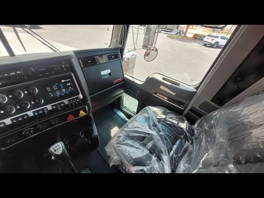 2023 Kenworth W900 in Memphis, TN — photo 21