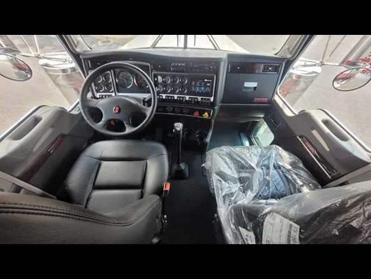 2023 Kenworth W900 in Memphis, TN — photo 3