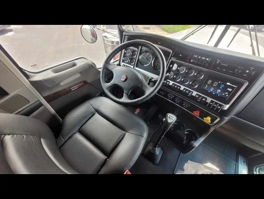 2023 Kenworth W900 in Memphis, TN — photo 20